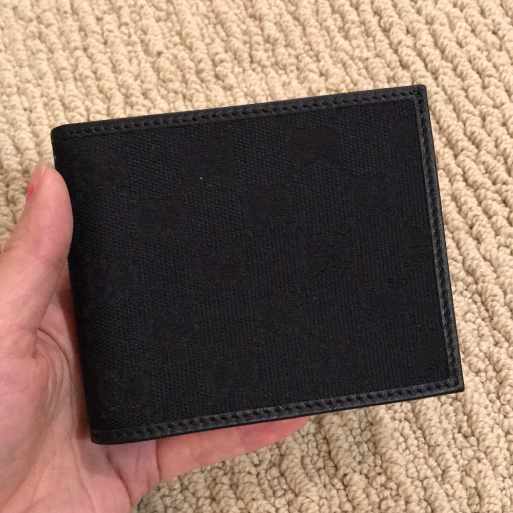 NWT Gucci Authentic Men’s Canvas Bifold Wallet Black